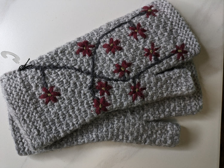 Embroidered Armwarmer