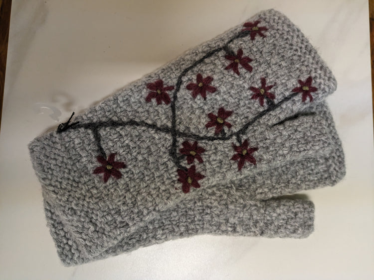 Embroidered Armwarmer