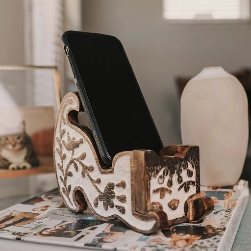 Carved Cat Phone Stand