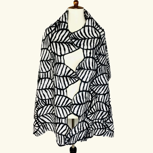 Outlined Leaf Wrap
