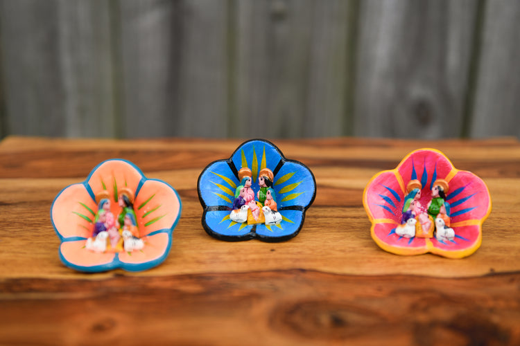 Tocto Flower Nativity Large