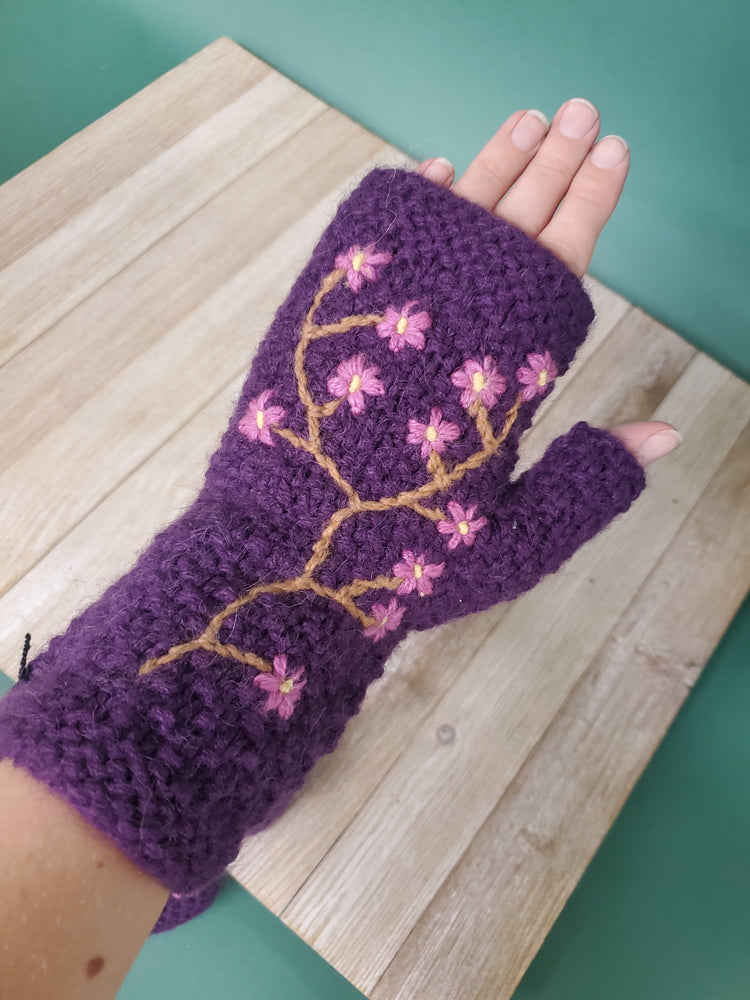 Embroidered Armwarmer