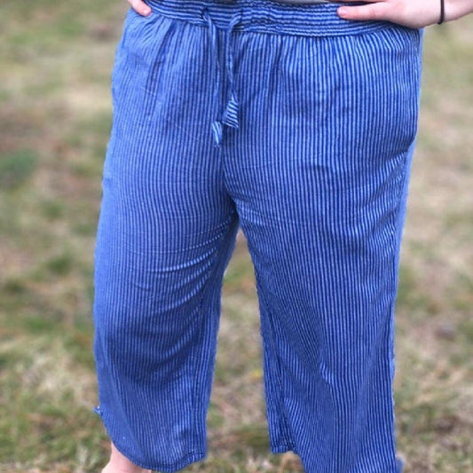 Capri Cotton Pants ~ Medium