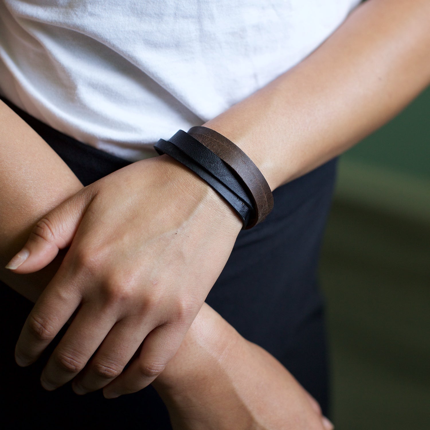Lucia's World Emporium Fair Trade Handmade Leather Criss Cross Bracelet from Guatemala in Black/Brown