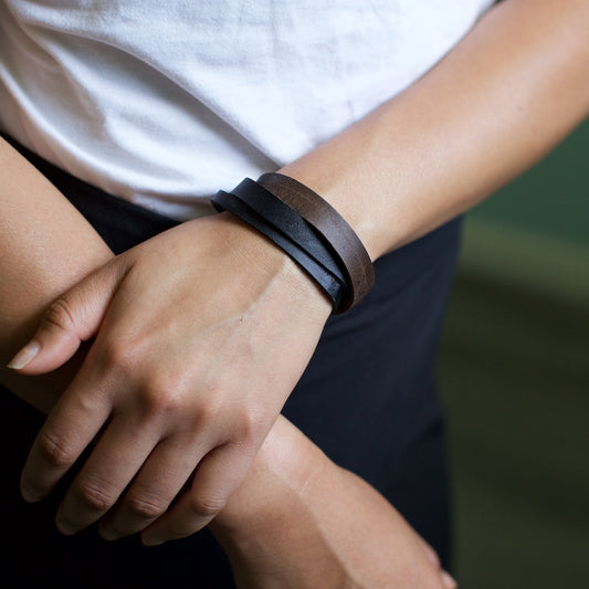 Lucia's World Emporium Fair Trade Handmade Leather Criss Cross Bracelet from Guatemala in Black/Brown