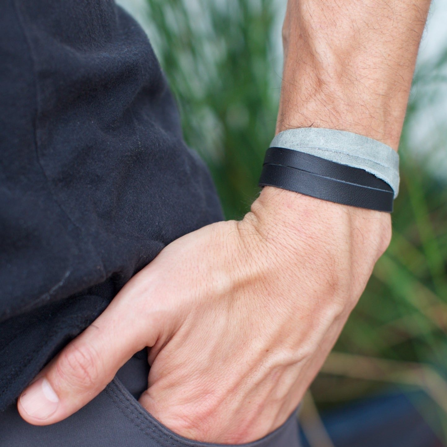 Lucia's World Emporium Fair Trade Handmade Leather Criss Cross Bracelet from Guatemala in Black/Gray
