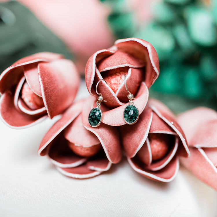 jade sterling silver fair trade handmade guatemalan artisan made earring ethical shopping precious stone post earring stud earring