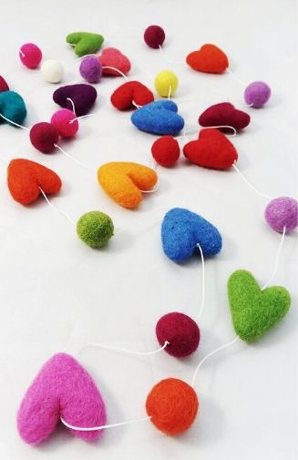 Multicolor felted heart garland